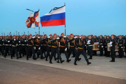 Московская область, Жуковский.  Во время встречи на аэродроме Раменское спецборта МЧС РФ с телами членов экипажа самолета Ил-76, потерпевшего крушение в Иркутской области 1 июля 2016 года во время тушения лесных пожаров.