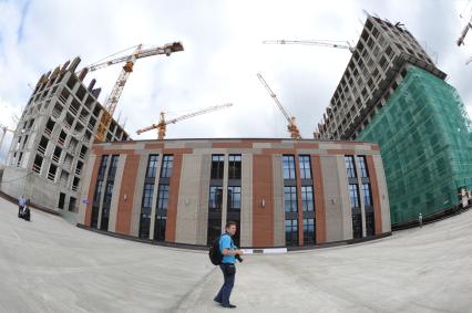 Москва.  Фотографы на  строительстве жилого комплекса `ЗИЛАРТ` на территории бывшего автозавода имени  Лихачева.
