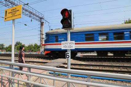 Красноярск. Пешеходный переход через железнодорожные пути.