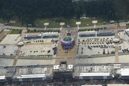 Московская область, Кубинка. Панорама Военно-патриотического парка культуры и отдыха ВС России `Патриот`с пресс-центром и конференц-залом с высоты.