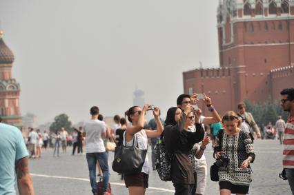 Москва. Туристы на Красной площади.