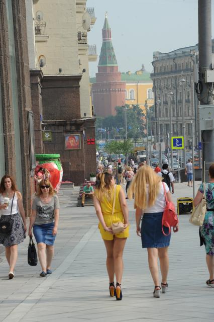 Москва. Тверская улица после реконструкции.