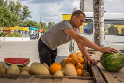 Пермь. Продажа арбузов и дынь.