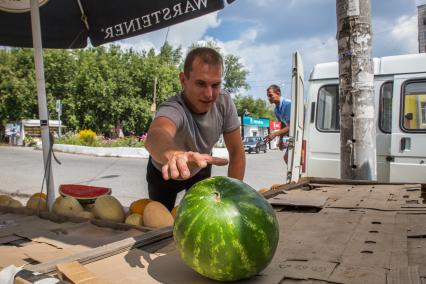 Пермь. Продажа арбузов и дынь.