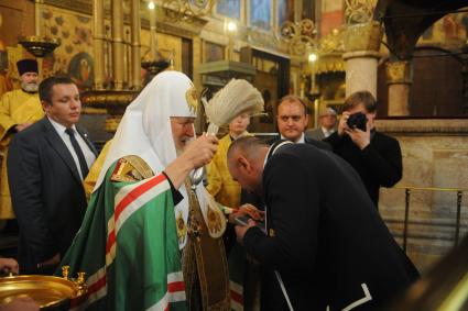 Москва.  Патриарх Московский и всея Руси Кирилл   во время молебна  в Успенском соборе Кремля  перед отъездом  спортсменов на ХХХI летние Олимпийские игры в Рио-де-Жанейро.