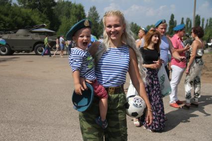 Нижний Новгород.    Участники празднования Дня Воздушно-десантных войск.