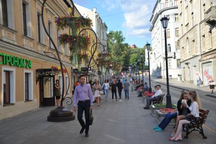 Москва.  Улица Забелина после реконструкции.