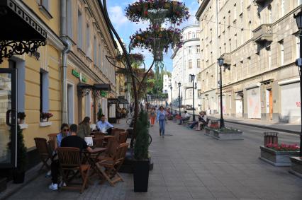 Москва.  Улица Забелина после реконструкции.