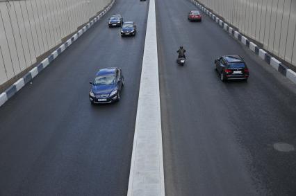 Москва. Движение по  Новоарбатскому тоннелю на  Новинском бульваре.