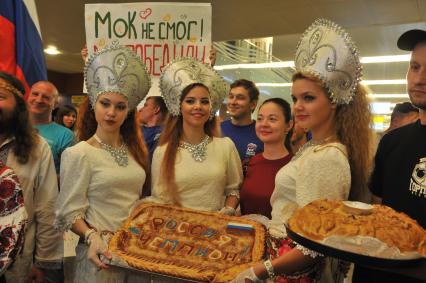 Москва. Участники церемонии встречи `золотого рейса` с чемпионами и призерами ХХХI Олимпийских игр Рио-2016 в аэропорту `Шереметьево`.