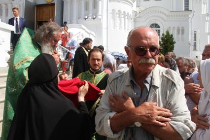 Нижегородская область,Дивеево. Режиссер Никита Михалков в Свято-Троицком Серафимо-Дивеевском женском монастыре во время празднования 25-летия второго обретения мощей преподобного  Серафима Саровского.