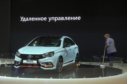 Москва.  Автомобиль Lada Vesta Sport Concept  на Московском международном автомобильном салоне - 2016 в Международном выставочном центре `Крокус Экспо`.