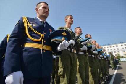 Ставрополь. Парадом и показательными выступлениями отметил свой профессиональный праздник 247-й гвардейский десантно-штурмовой Кавказский казачий о полк .