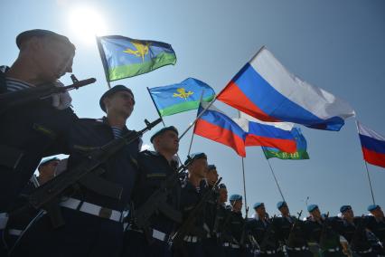 Ставрополь. Парадом и показательными выступлениями  отметил  свой профессиональный праздник 247-й гвардейский  десантно-штурмовой Кавказский  казачий о полк .