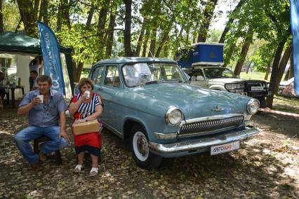 Невинномысск. На Ставрополье прошел ежегодный фестиваль уникальных автомобилей `Автошок-2016`.