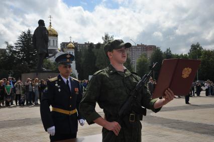 Краснознаменск.  Студенты МГТУ имени Н.Э.Баумана приняли Воинскую присягу на центральной площади закрытого`военно-космического` города.