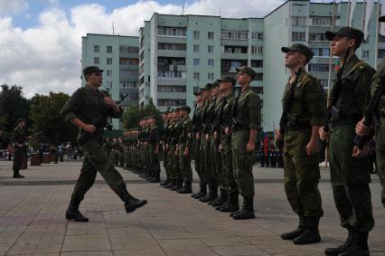 Краснознаменск.  Студенты МГТУ имени Н.Э.Баумана приняли Воинскую присягу на центральной площади закрытого`военно-космического` города.