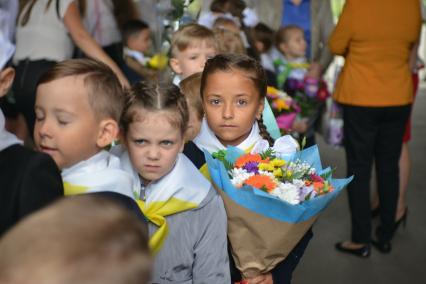 Ставрополь. Первоклассники на торжественной линейке, посвященной Дню знаний.