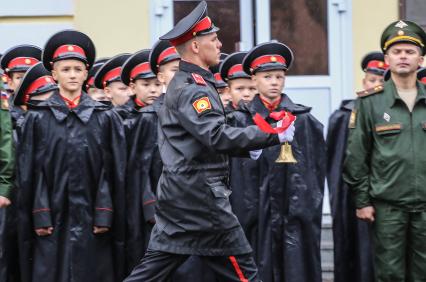 Казань. Ученики суворовского  военного училища во время торжественного построения, посвященного Дню знаний.