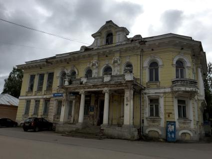 Тверская область, Бежецк.   Особняк купца Неворотина.