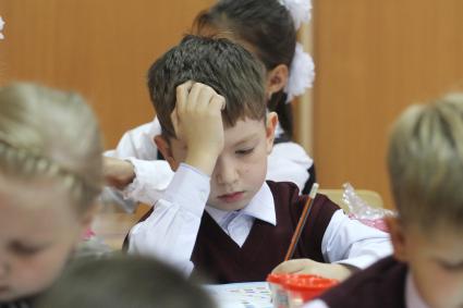 Иркутск. Ученики на уроке.