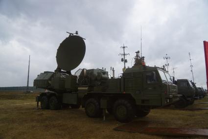 Екатеринбург. Комплекс РЭБ (радио-электронная борьба) Наземный модуль помех \'Красуха-2\'. Выставка вооружения в рамках международной военно-технической выставке \'Армия-2016\'