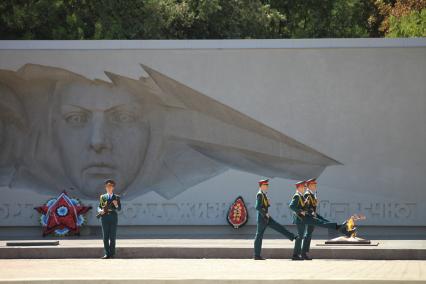 Ставрополь. На Крепостной горе состоялось открытие мемориального панно `Мы победили !` в память воинов-ставропольцев, сражавшихся на фронтах Великой Отечественной войны.