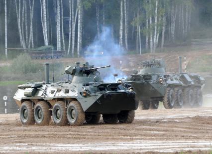 Московская область, д.Алабино.  Бронетранспортер БТР-82А во время демонстрационного показа военной техники на полигоне Алабино на Международном военно-техническом форуме `АРМИЯ-2016`.