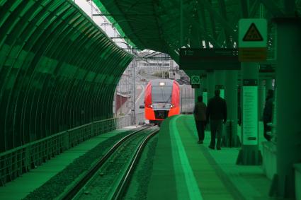 Москва. На станции `Деловой центр` Московского центрального кольца (МЦК).