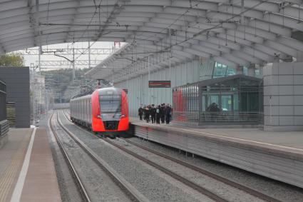 Москва. На станции `Лужники` Московского центрального кольца (МЦК).