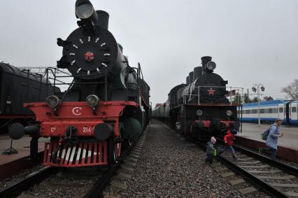 Москва. Паровозы в музее железнодорожного транспорта на Рижском вокзале.