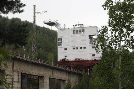 Красноярск. Судоподъемника Красноярской ГЭС в 2011 году.