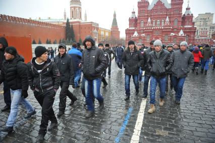 Москва. Мигранты в Новый год на Красной площади.