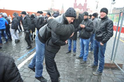 Москва. Мигранты в Новый год на Красной площади.