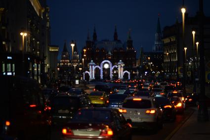 Москва.   Вид на Исторический музей со стороны Тверской улицы.