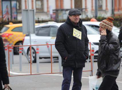 Москва.  Таксист на одной из улиц города.