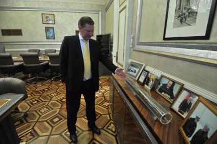 Москва. Экс-глава кремлевской администрации, ныне специальный представитель президента РФ по вопросам природоохранной деятельности, экологии и транспорта Сергей Иванов во время интервью.
