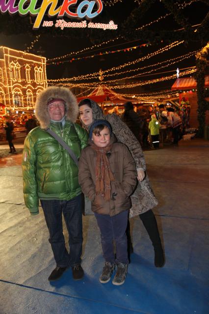 Диск 174.   актер Сергей Шакуров с женой Татьяной и сыном