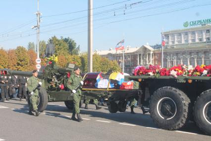 Украина, Донецк. Похороны командира батальона `Спарта` Арсена Павлова (Моторолы).