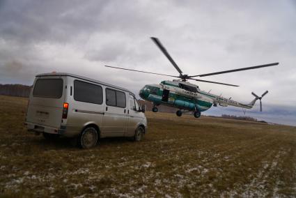 Свердловская область. Бойцы таможенного СОБРа с участием авиации во время тренировки по задержанию контрабандистов