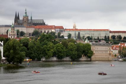 Чехия, Прага. Вид на Пражский Град и Собор Святого Вита.