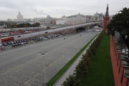 Москва. Вид на Замоскворечье, Большой Москворецкий мост Васильевский спуск с Кремлевской стены.