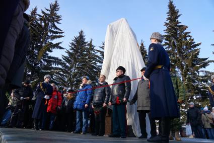 Екатеринбург. Открытие памятника создателю воздушно-десантных войск, командующему ВДВ, генералу армии Василию Маргелову