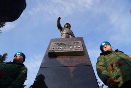 Екатеринбург. Открытие памятника создателю воздушно-десантных войск, командующему ВДВ, генералу армии Василию Маргелову