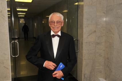 Москва. Композитор Александр Зацепин перед началом концерта, посвященного его 90-летнему юбилею.