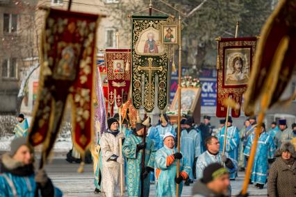 Челябинск. Крестный ход в честь праздника иконы Казанской Божьей Матери.