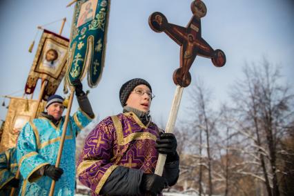 Челябинск. Крестный ход в честь праздника иконы Казанской Божьей Матери.