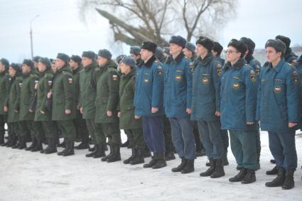 Московская область, Железнодорожный. Новобранцы на занятиях по строевой подготовке на плацу  военного комиссариата московской области .