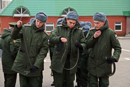 Уфа. Призывники в сборном пункте военного комиссариата   перед отправкой к месту несения службы в ВС РФ.