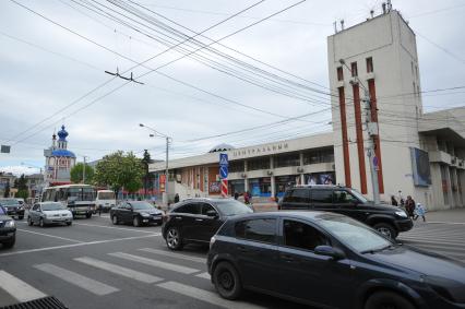 Калуга.  Кинотеатр `Центральный` на улице Кирова.